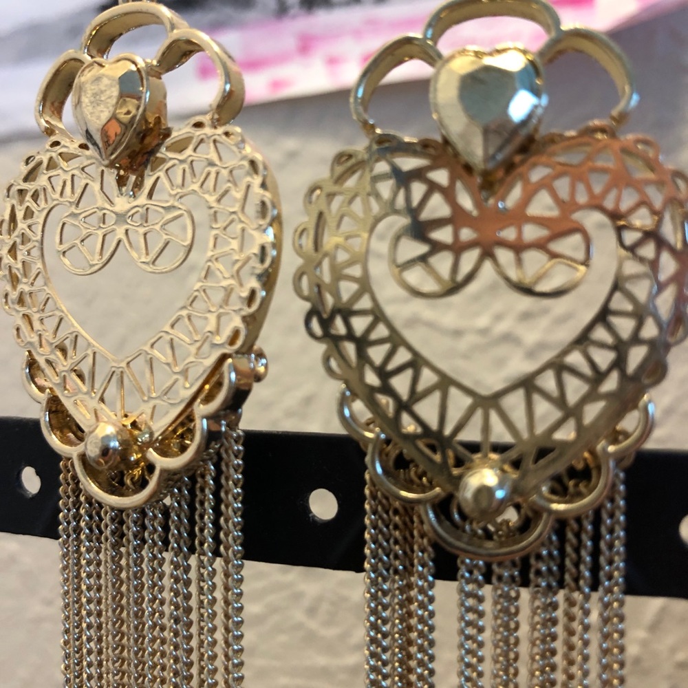 Heart earrings with fringe in gold